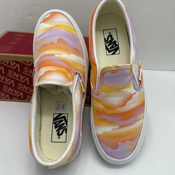 Vans WMNS Classic Slip-On
Festival Dream Multi Sneakers 
VN000BVZCYJ - Picture 10 of 16